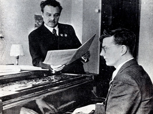 Д. Д. Шостакович и дирижер С. А. Самосуд перед премьерой Седьмой симфонии. 1942 г. Публикуется впервые